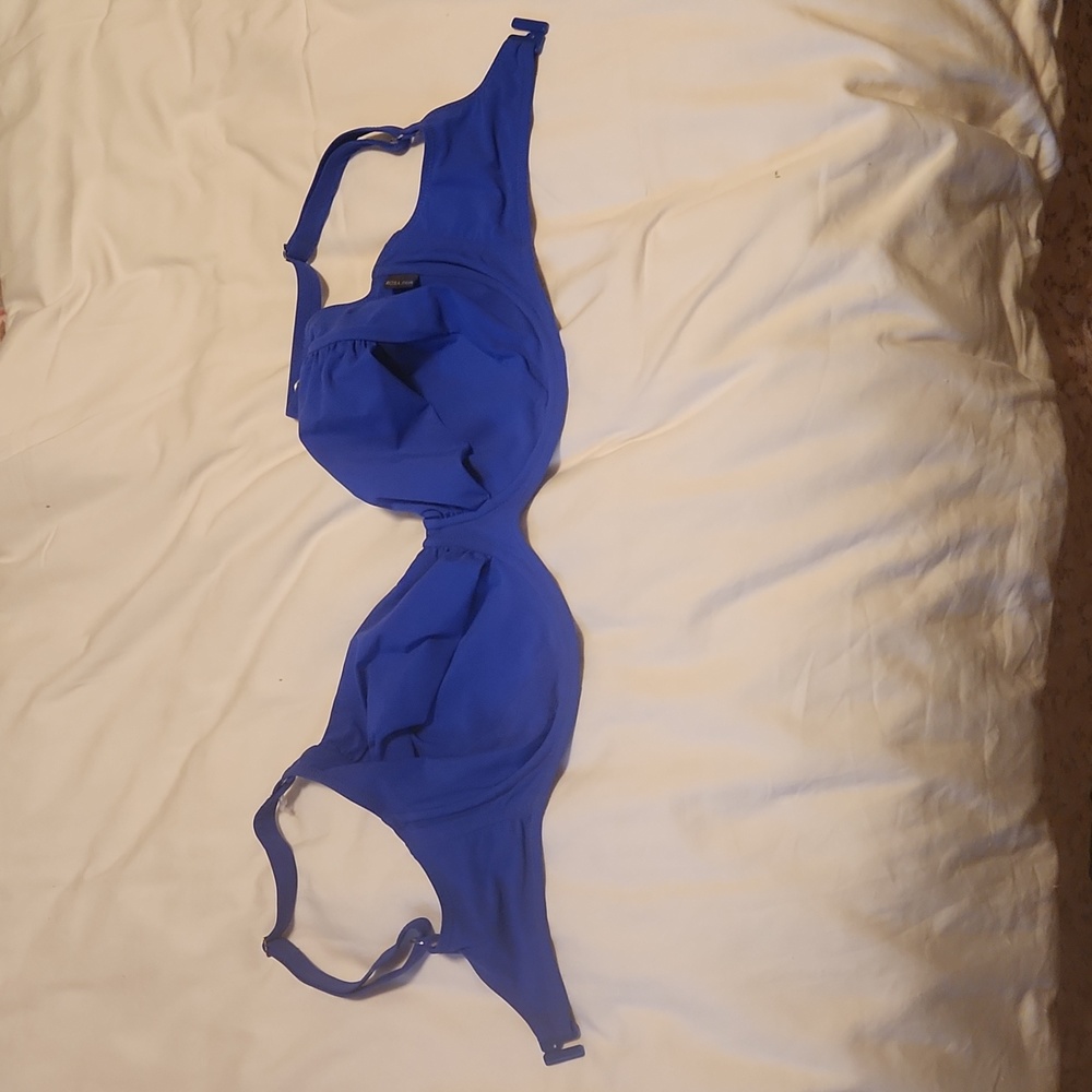 NWOT Rosa Faia Bikini top, US size 32H